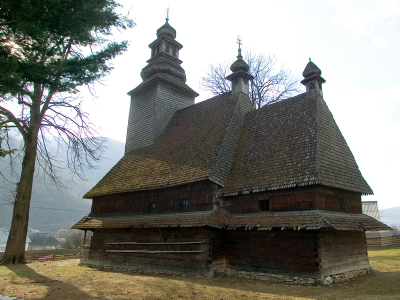 Дерев'яна церква у селі Колочава